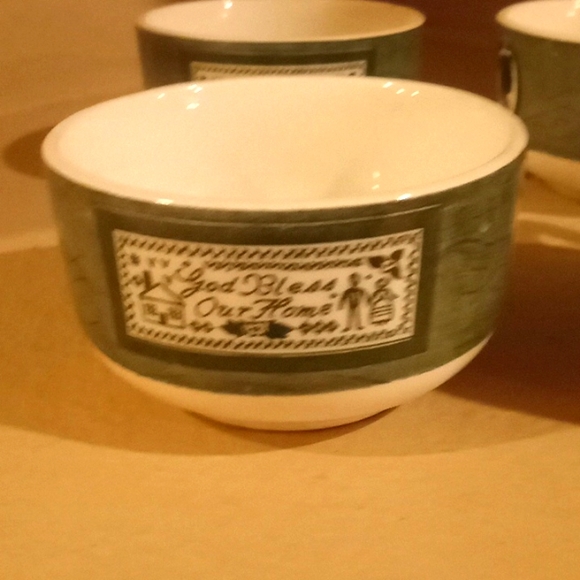 Vintage-Colonial Homestead by Royal. 4 π΅ Bundle - Picture 3 of 12